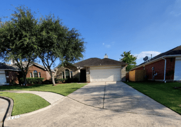 Freshly mowed lawn in Katy Texas